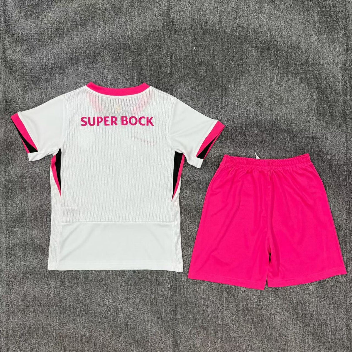 Conjunto infantil PINK OCTOBER rosa 2025/26