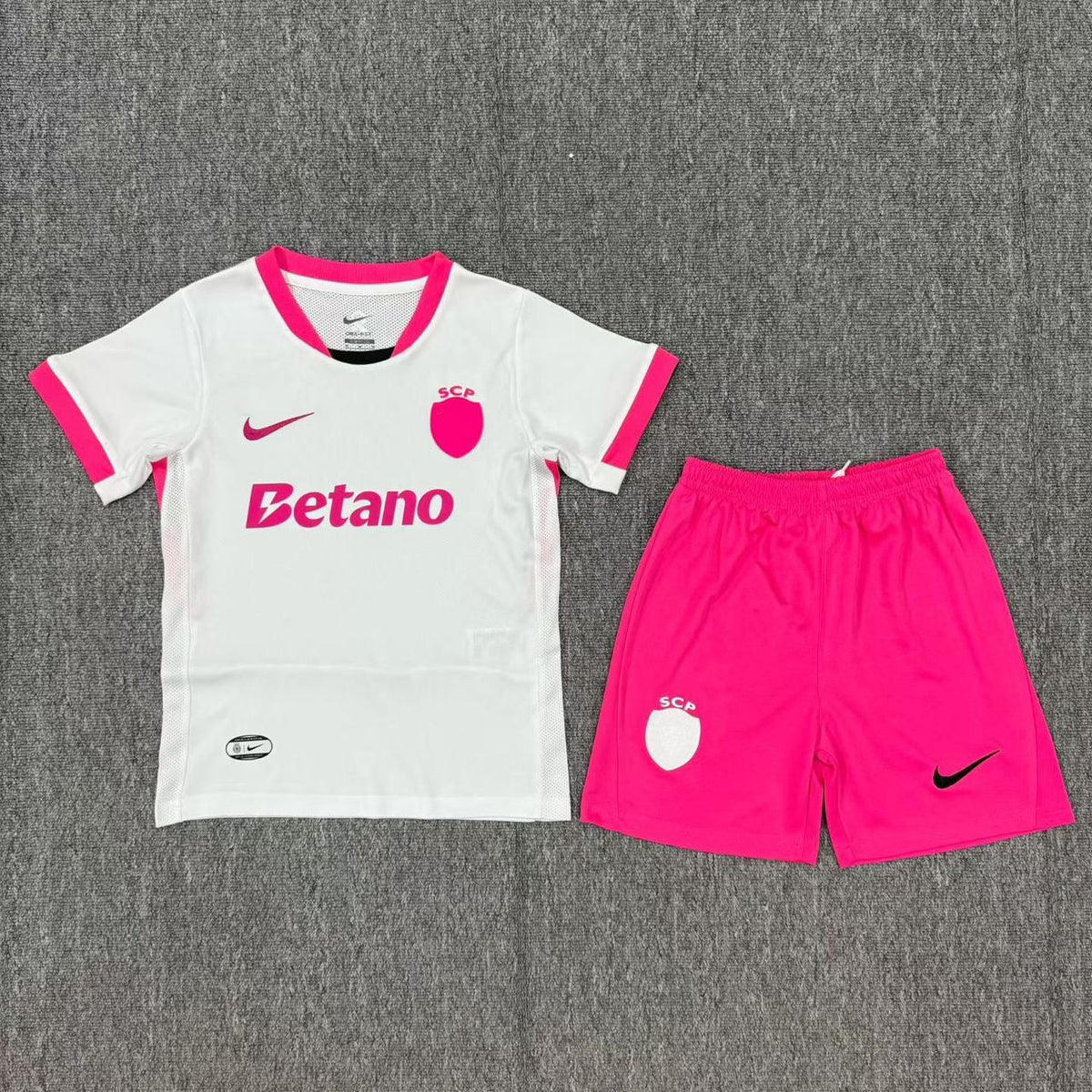 Conjunto infantil PINK OCTOBER rosa 2025/26